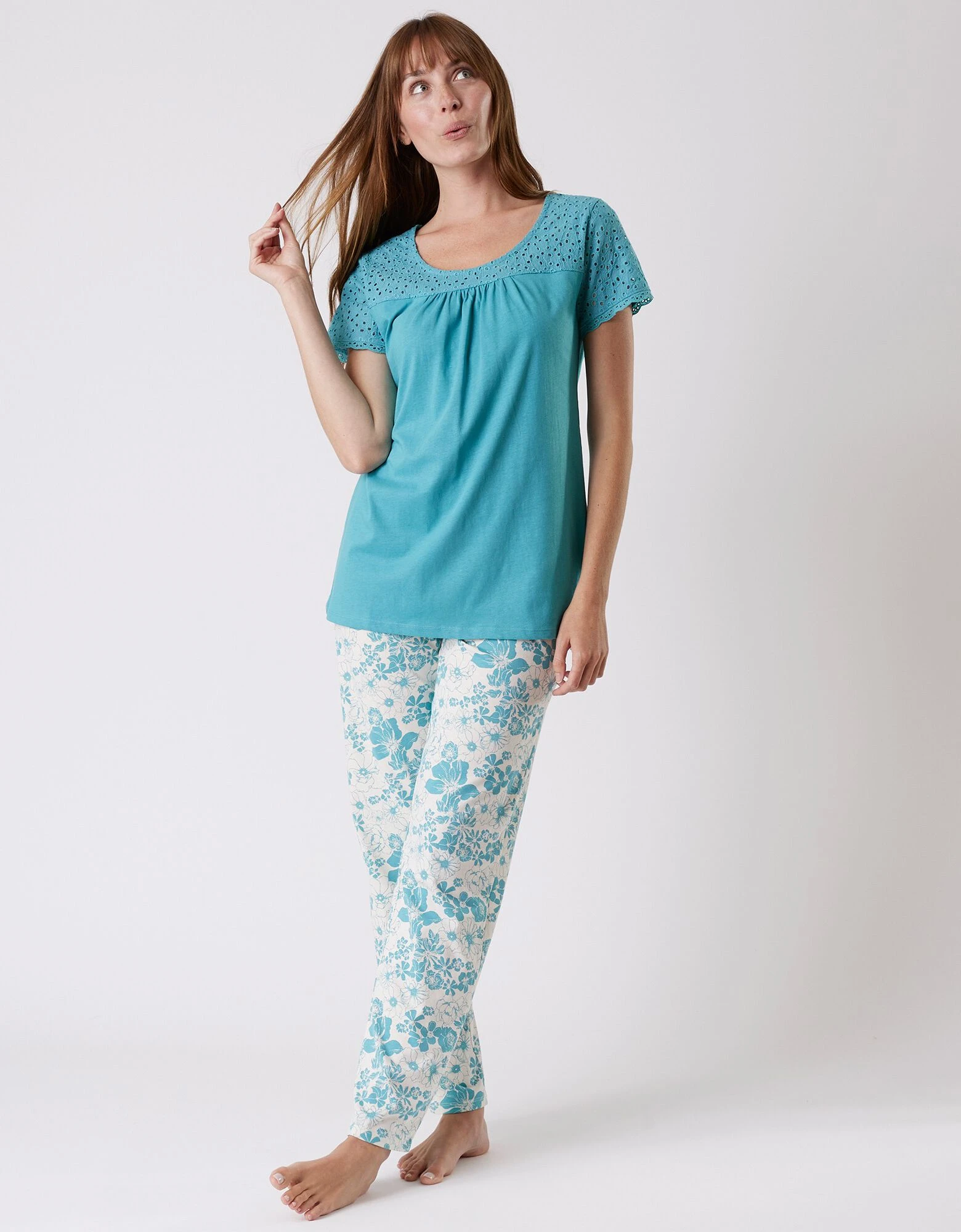 Pyjama imprimé avec broderie anglaise - manches courtes Blancheporte Pyjama Imprimé Avec Broderie Anglaise - Manches Courtes -Blancheport en ligne