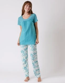 Blancheporte Pyjama Imprimé Avec Broderie Anglaise - Manches Courtes 6 Blancheporte Pyjama Imprimé Avec Broderie Anglaise - Manches Courtes -Blancheport en ligne 703058 C00 zoomx vue7