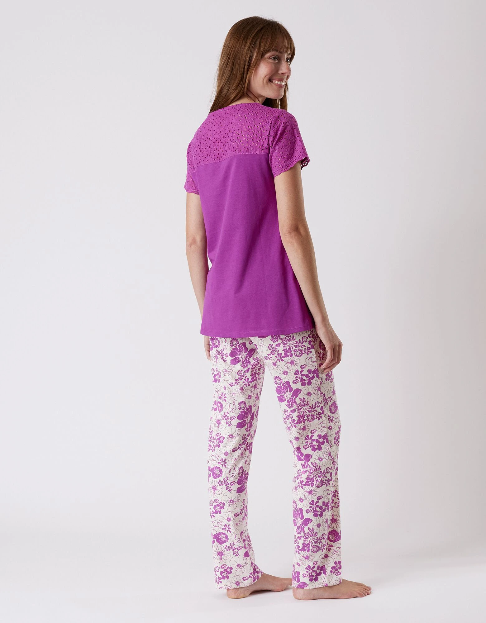 Pyjama imprimé avec broderie anglaise - manches courtes Blancheporte Pyjama Imprimé Avec Broderie Anglaise - Manches Courtes -Blancheport en ligne