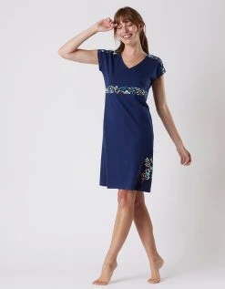 Blancheporte Chemise De Nuit Manches Courtes Imprimé Placé "jardin Secret" -Blancheport en ligne 703087 C01 zoomx vue4