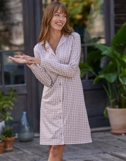 Blancheporte Chemise De Nuit Boutonnée Imprimé Petits Carreaux 2 Blancheporte Chemise De Nuit Boutonnée Imprimé Petits Carreaux -Blancheport en ligne 703239 C02 zoomx vue3