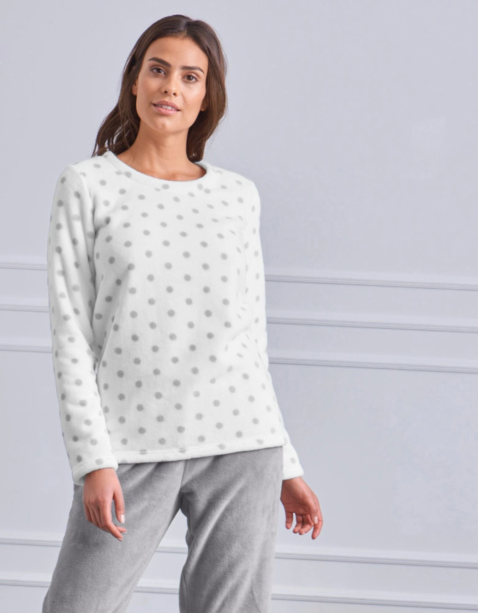 Pyjama polaire imprimé pois toucher peluche manches longues Blancheporte Pyjama Polaire Imprimé Pois Toucher Peluche Manches Longues -Blancheport en ligne