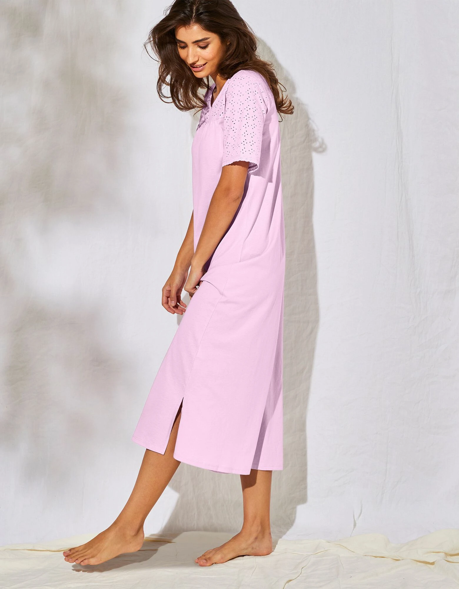 Chemise de nuit longue coton et broderie anglaise Blancheporte Chemise De Nuit Longue Coton Et Broderie Anglaise -Blancheport en ligne