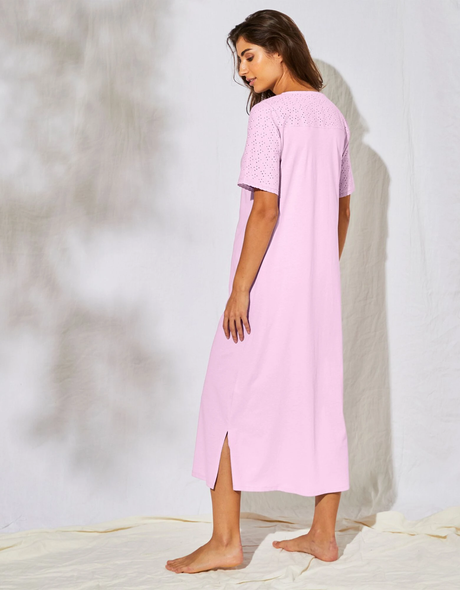 Chemise de nuit longue coton et broderie anglaise Blancheporte Chemise De Nuit Longue Coton Et Broderie Anglaise -Blancheport en ligne