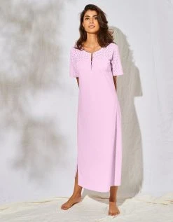 Blancheporte Chemise De Nuit Longue Coton Et Broderie Anglaise 2 Blancheporte Chemise De Nuit Longue Coton Et Broderie Anglaise -Blancheport en ligne 703628 C01 zoomx vue3