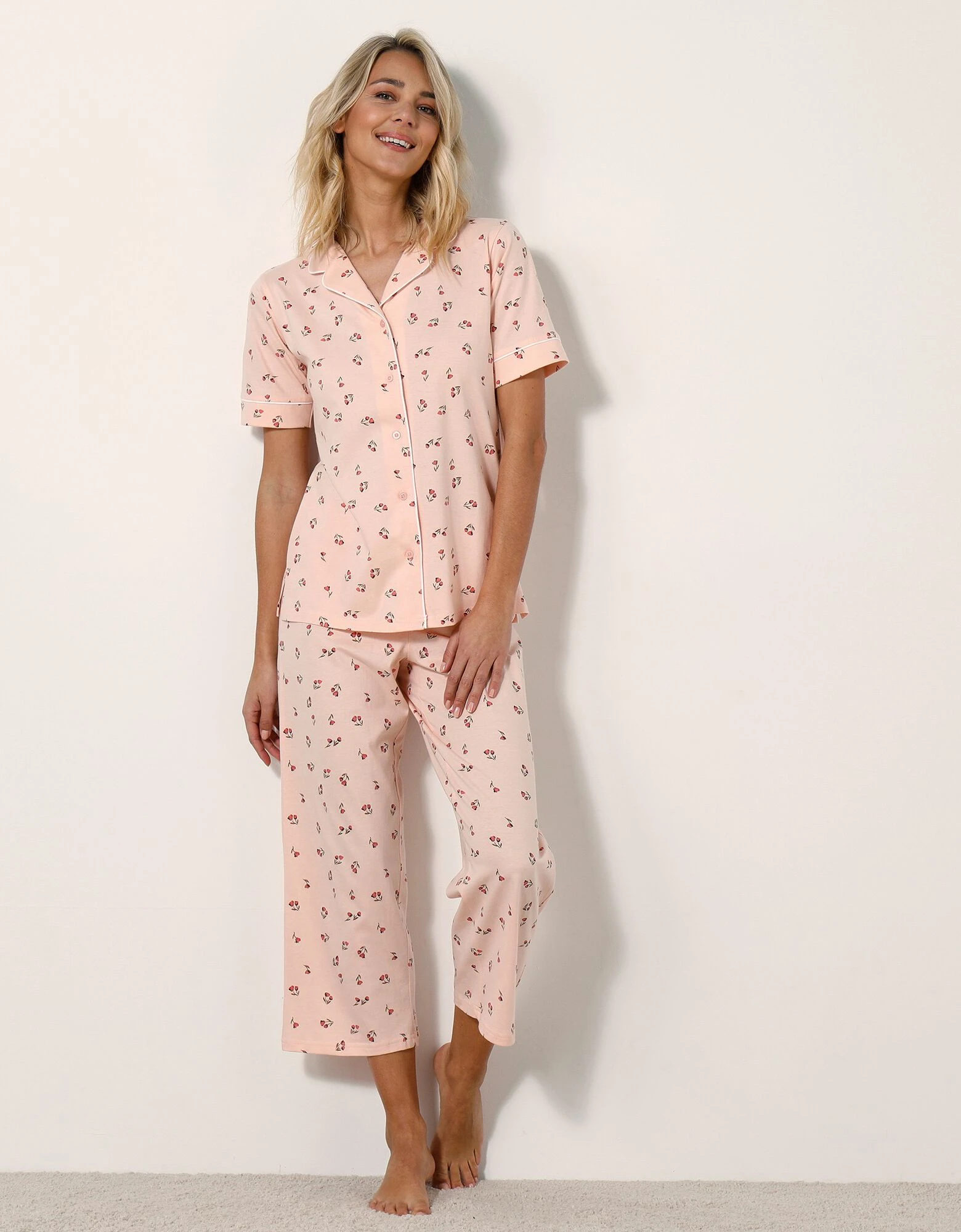 Pyjama pantalon court imprimé « tulipes » - col tailleur Blancheporte Pyjama Pantalon Court Imprimé « Tulipes » - Col Tailleur -Blancheport en ligne