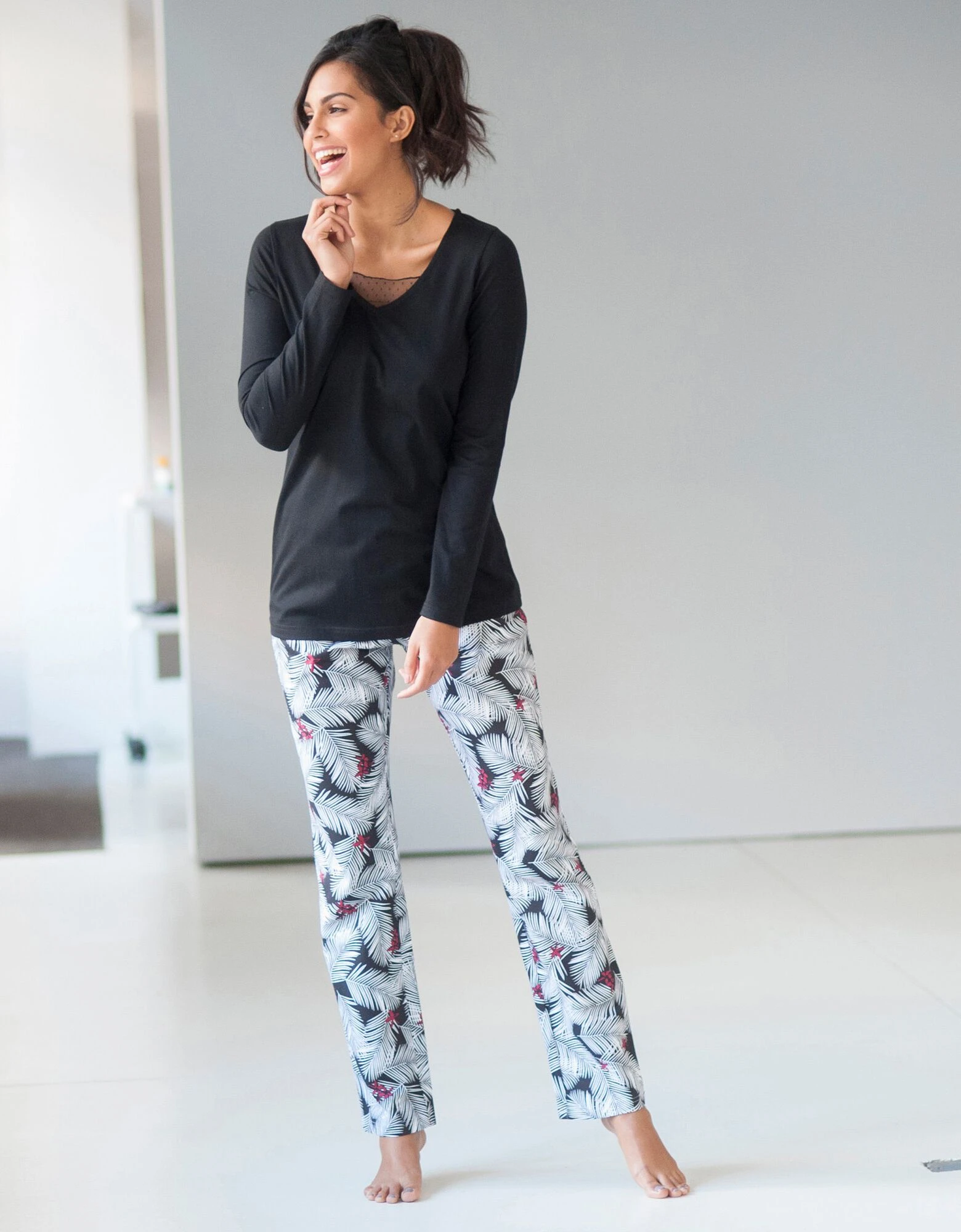 Pyjama empiècement plumetis - imprimé tropical Blancheporte Pyjama Empiècement Plumetis - Imprimé Tropical -Blancheport en ligne