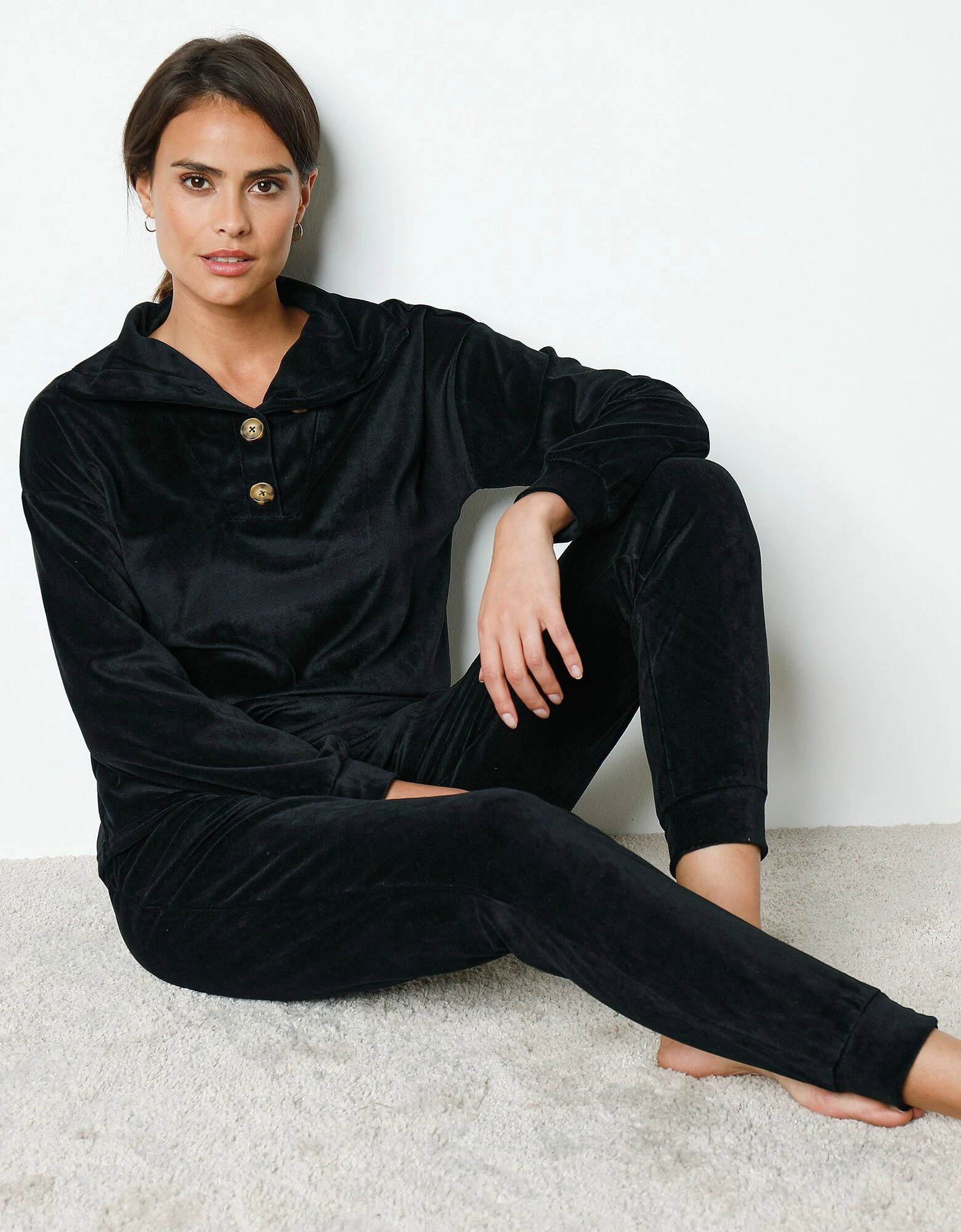 Pyjama velours stretch manches longues col boutonné Blancheporte Pyjama Velours Stretch Manches Longues Col Boutonné -Blancheport en ligne