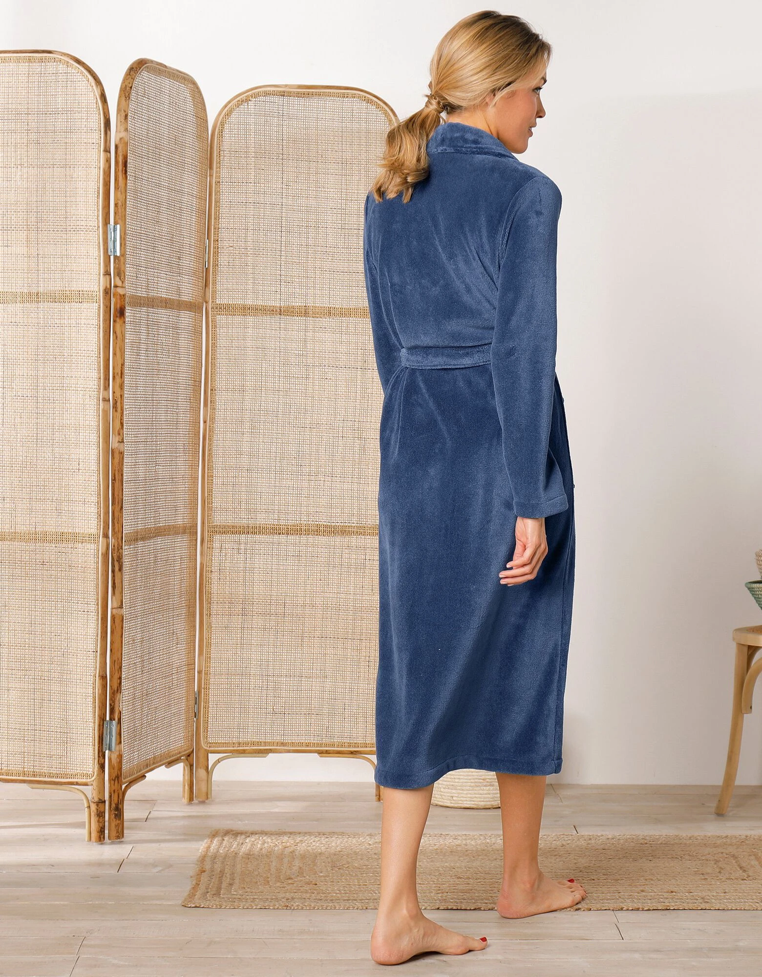 Peignoir polaire toucher peluche manches longues, longueur 115 cm Blancheporte Peignoir Polaire Toucher Peluche Manches Longues, Longueur 115 Cm -Blancheport en ligne