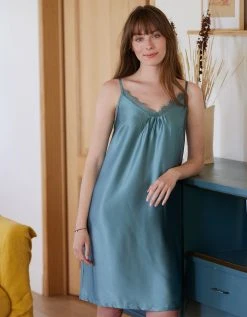 Blancheporte Nuisette Courte En Satin Uni