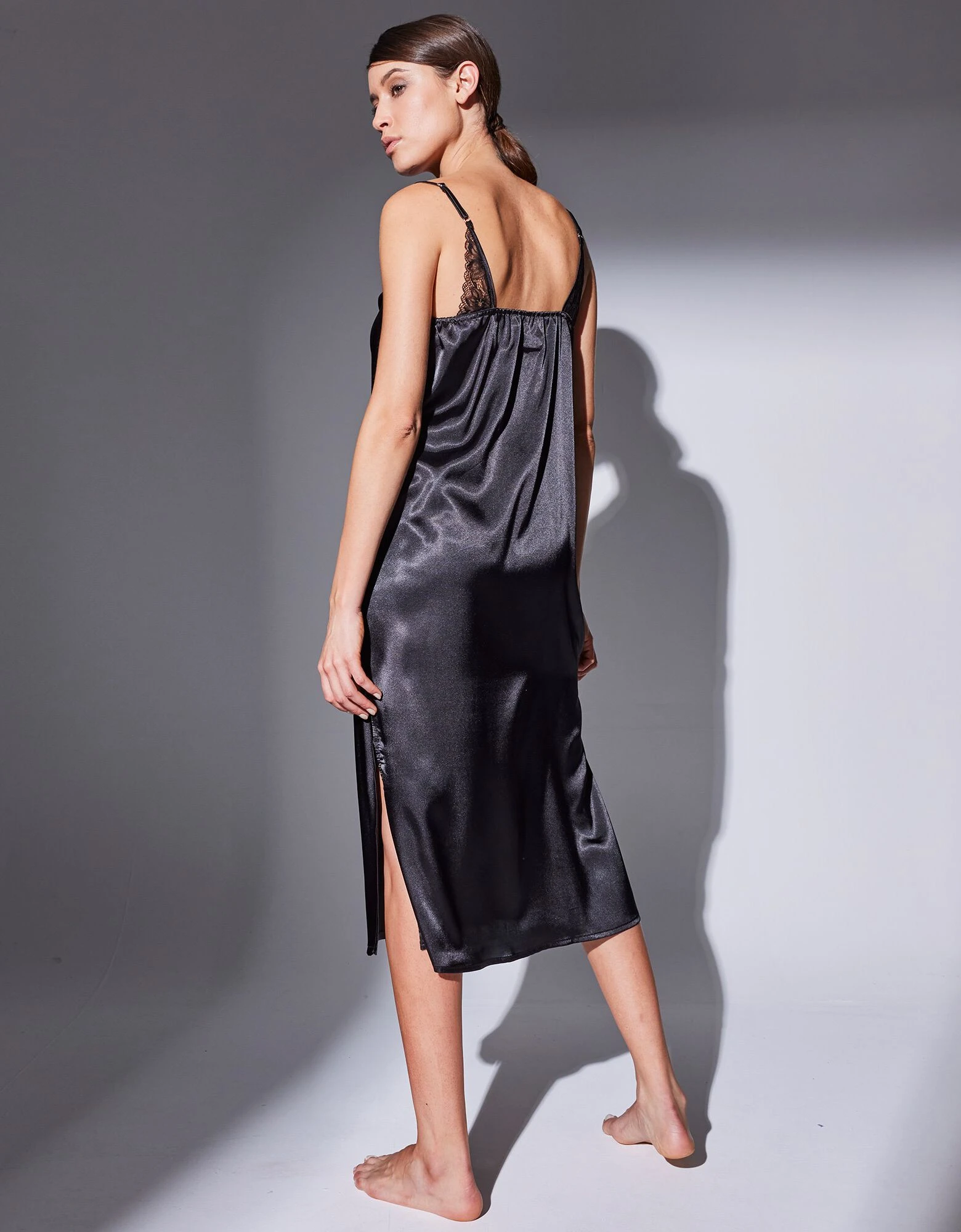 Nuisette longue satin et dentelle - col bénitier Confidence Lingerie Nuisette Longue Satin Et Dentelle - Col Bénitier -Blancheport en ligne