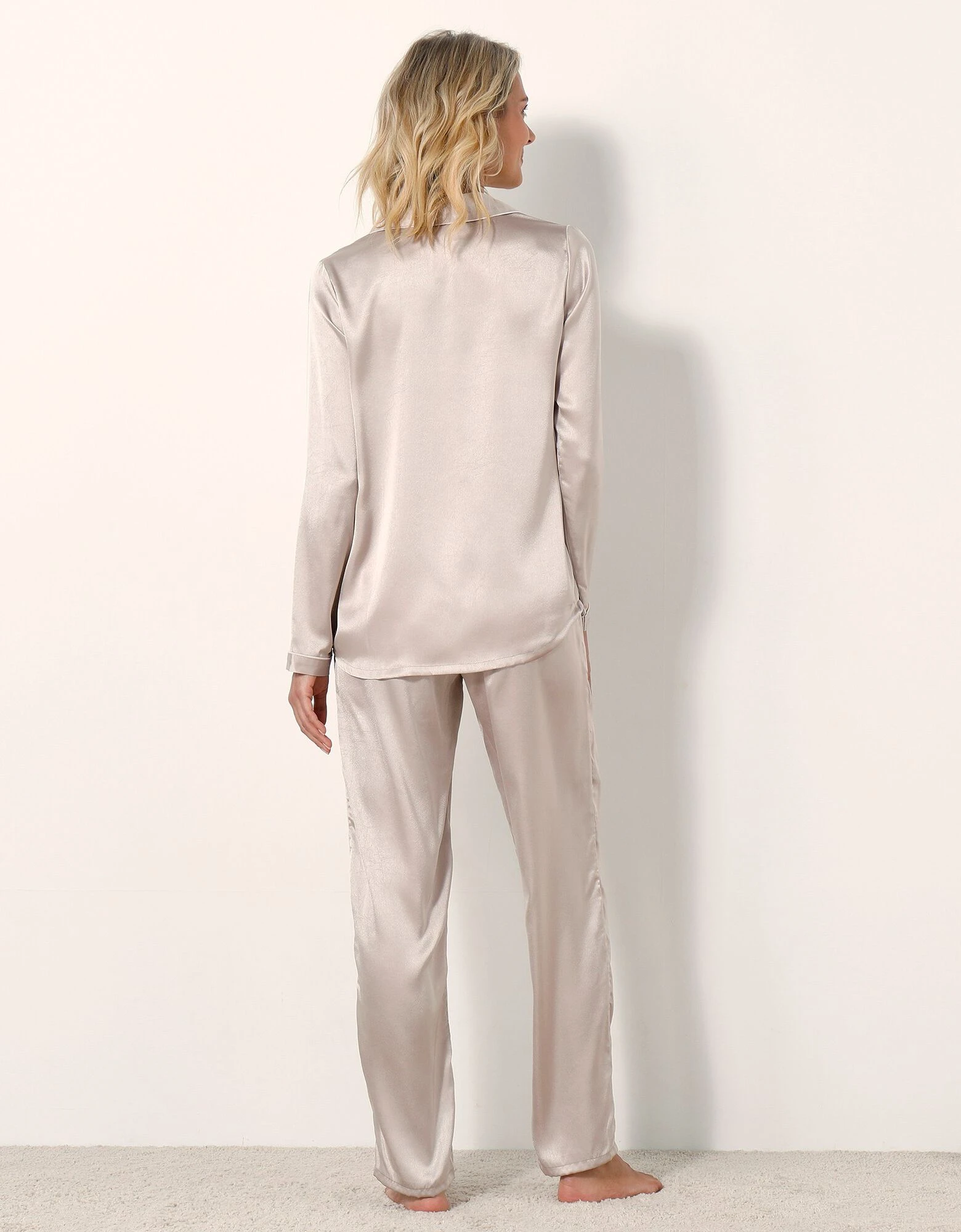 Pyjama col tailleur en satin uni Blancheporte Pyjama Col Tailleur En Satin Uni -Blancheport en ligne